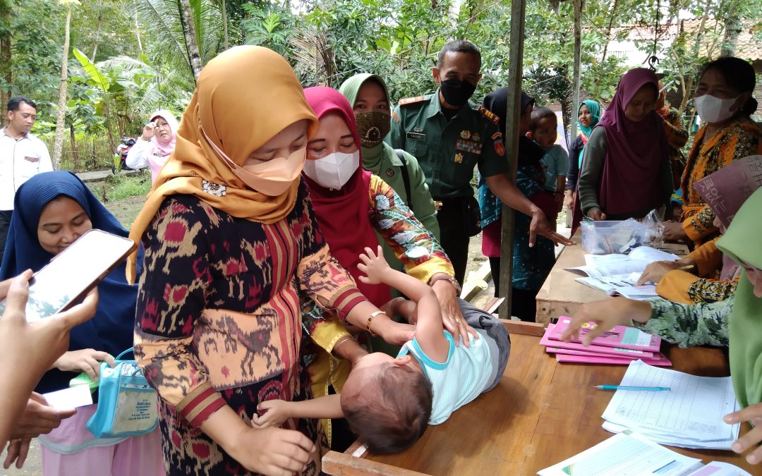 Kegiatan BIAN (Bulan Imunisasi Anak nasional) dan PETAK (Penimbangan Serentak) DESA LAYANSARI Tahun 2022