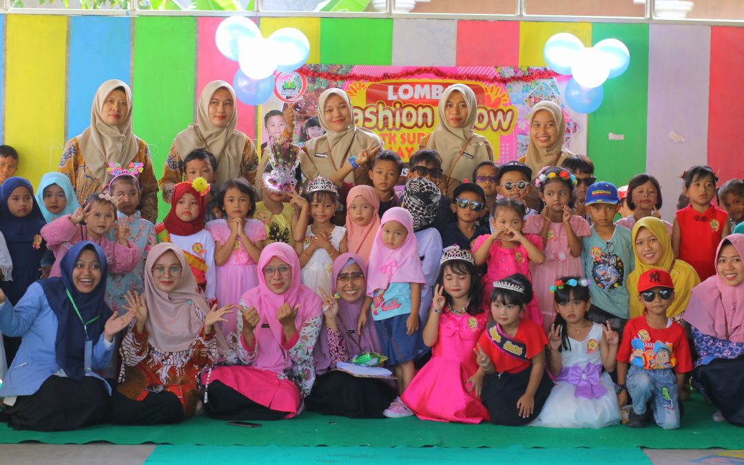 Lomba Fashion Show “Show Your Exspression and Creativity” TK Soedirman Desa Layansari