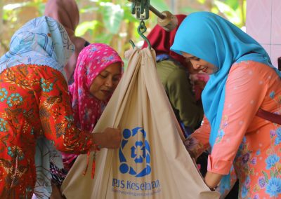 Kegiatan Posyandu Serentak “PENTAK” Desa Layansari